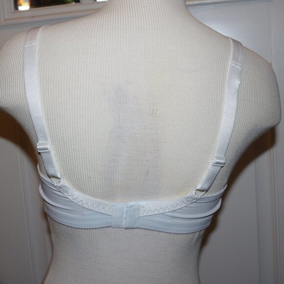 Jodee white bra size 34B W/box no inserts - Picture 3 of 5